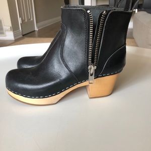 Swedish Hasbeens “zip it emy” booties